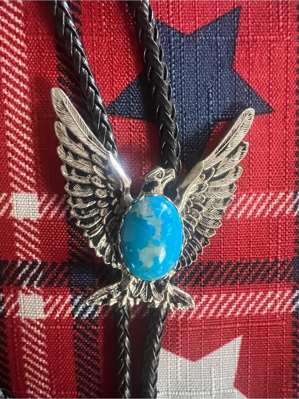 🦅 Vintage Eagle Bolo Tie – Silver Tone with Blue Turquoise-Look Stone
